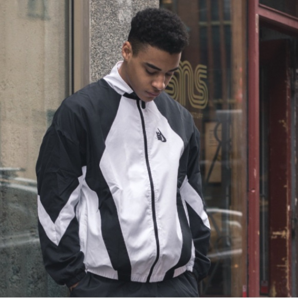 Vintage Nike Black and White Lightweight Track Jacket.